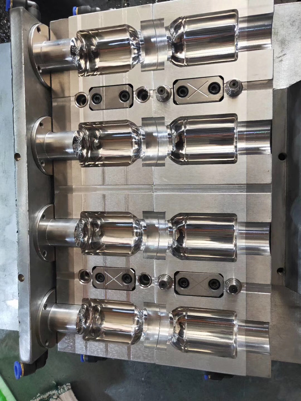 How Modular Valve Design Reduces Downtime in Multi-Cavity Blow Molding Production
