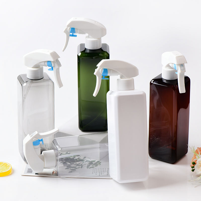 Chemical-resistant household PET bottle with handle